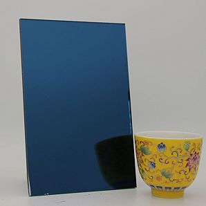 Panel de espejo de color azul océano