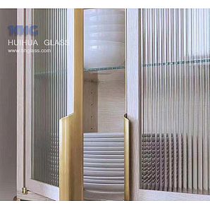 Narrow Reeded Glass Pattern