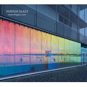 Los paneles de cristal dicroicos iridiscentes decorativos para construir