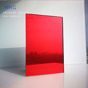 Espelho de vidro vermelho brilhante